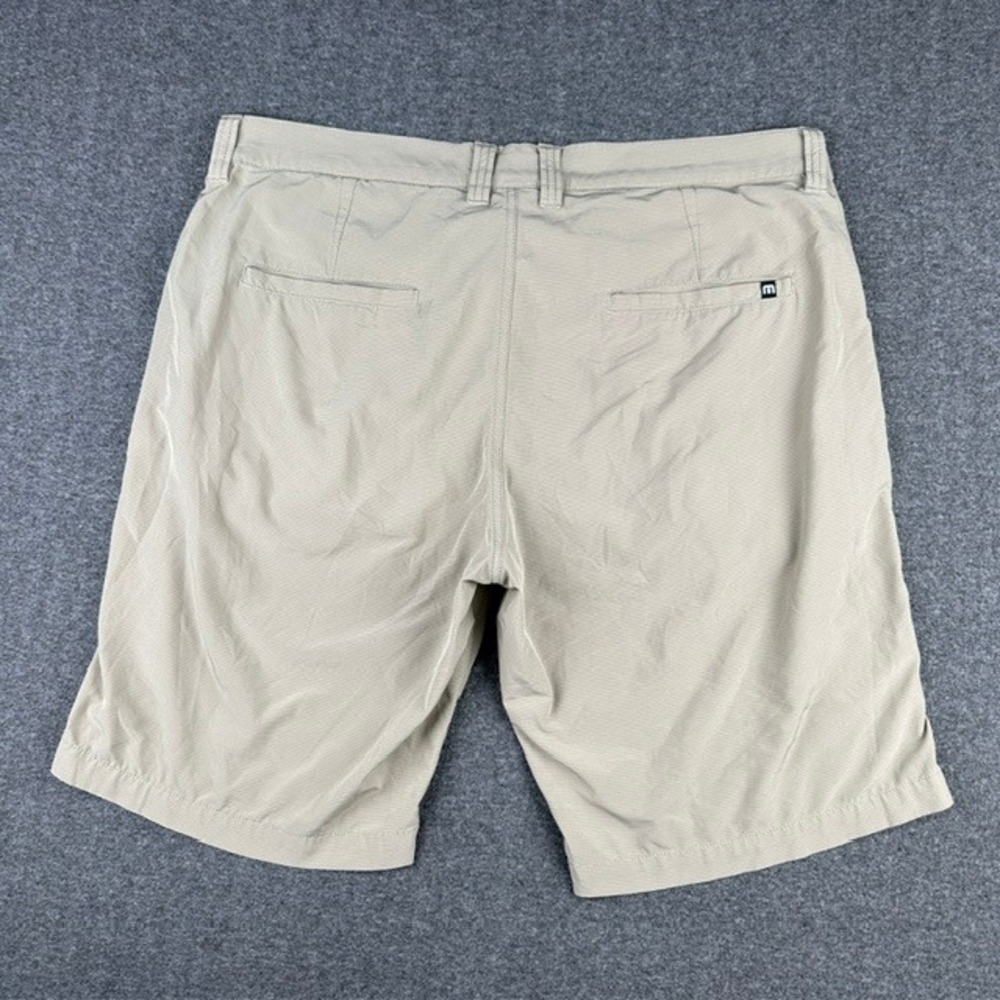 TravisMathew Mens Golf Shorts Khaki Tan Size 36 Stretch Flat Front Micro Ribbed